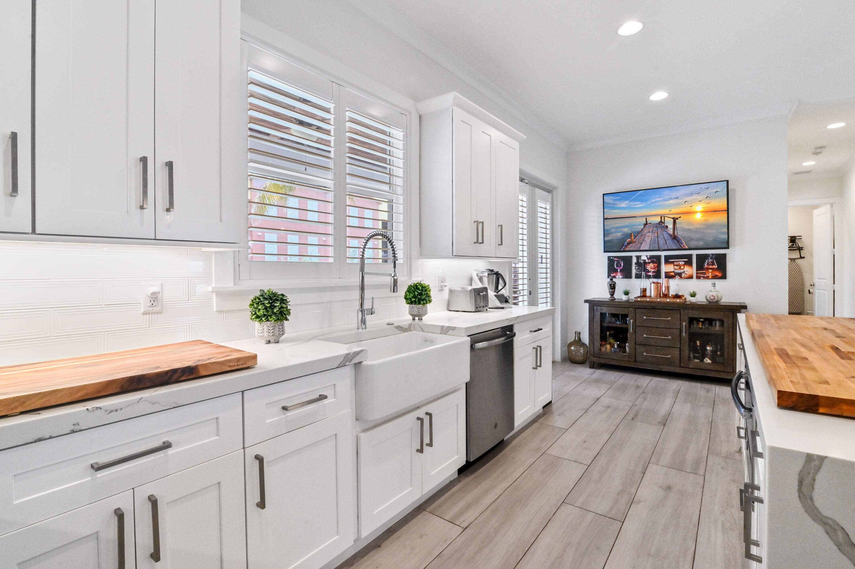 340 Wilma Circle Riviera Beach, FL 33404 - Photo 15 of 52 09 kichen 04