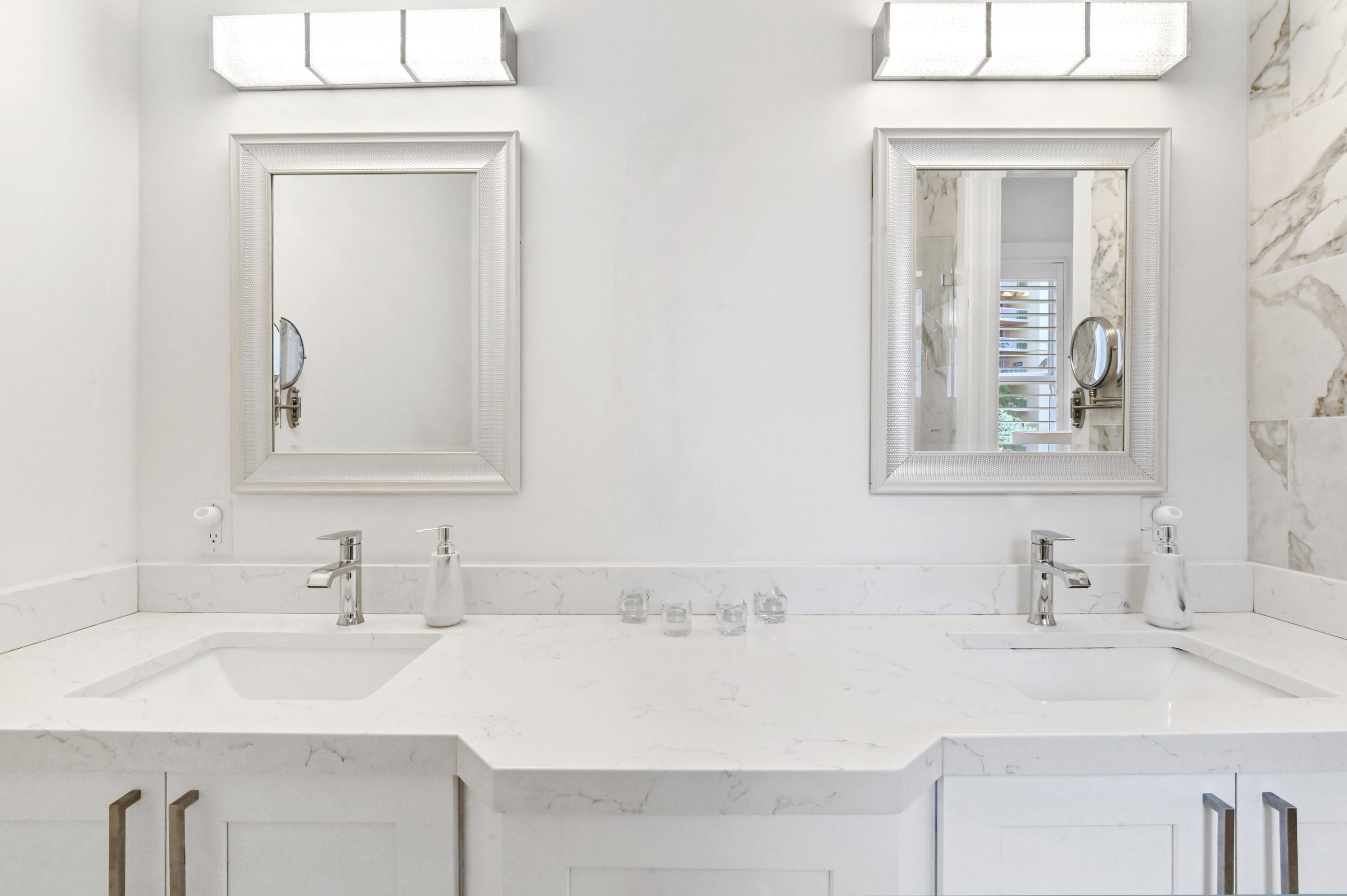 340 Wilma Circle Riviera Beach, FL 33404 - Photo 21 of 52 21 bathroom 01