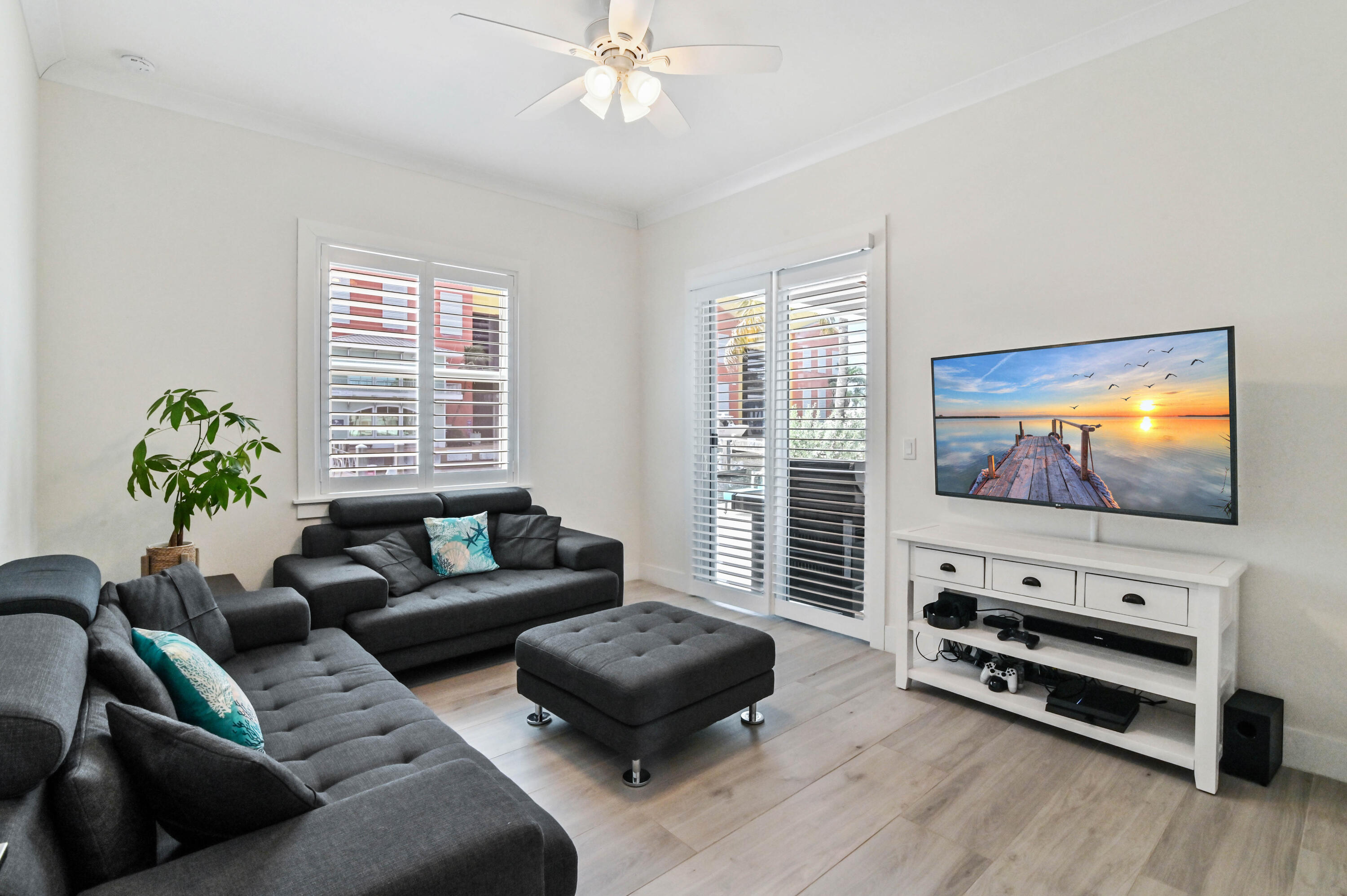 340 Wilma Circle Riviera Beach, FL 33404 - Photo 24 of 52 25 family room 01