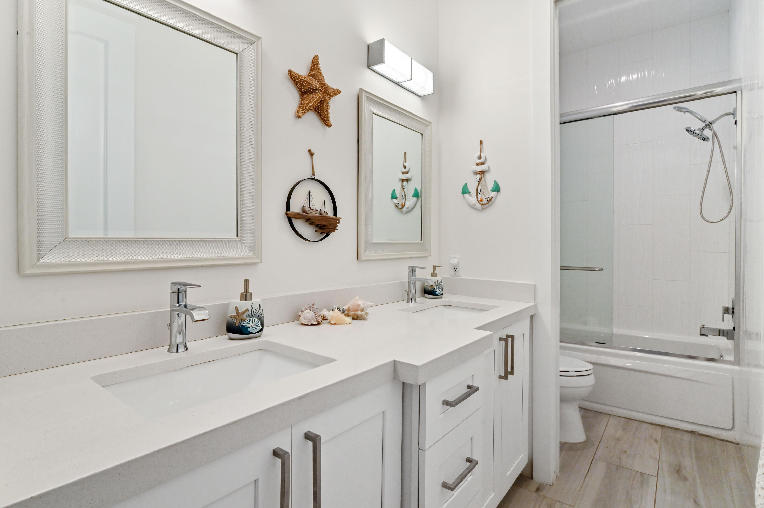 340 Wilma Circle Riviera Beach, FL 33404 - Photo 26 of 52 27 bathroom 01