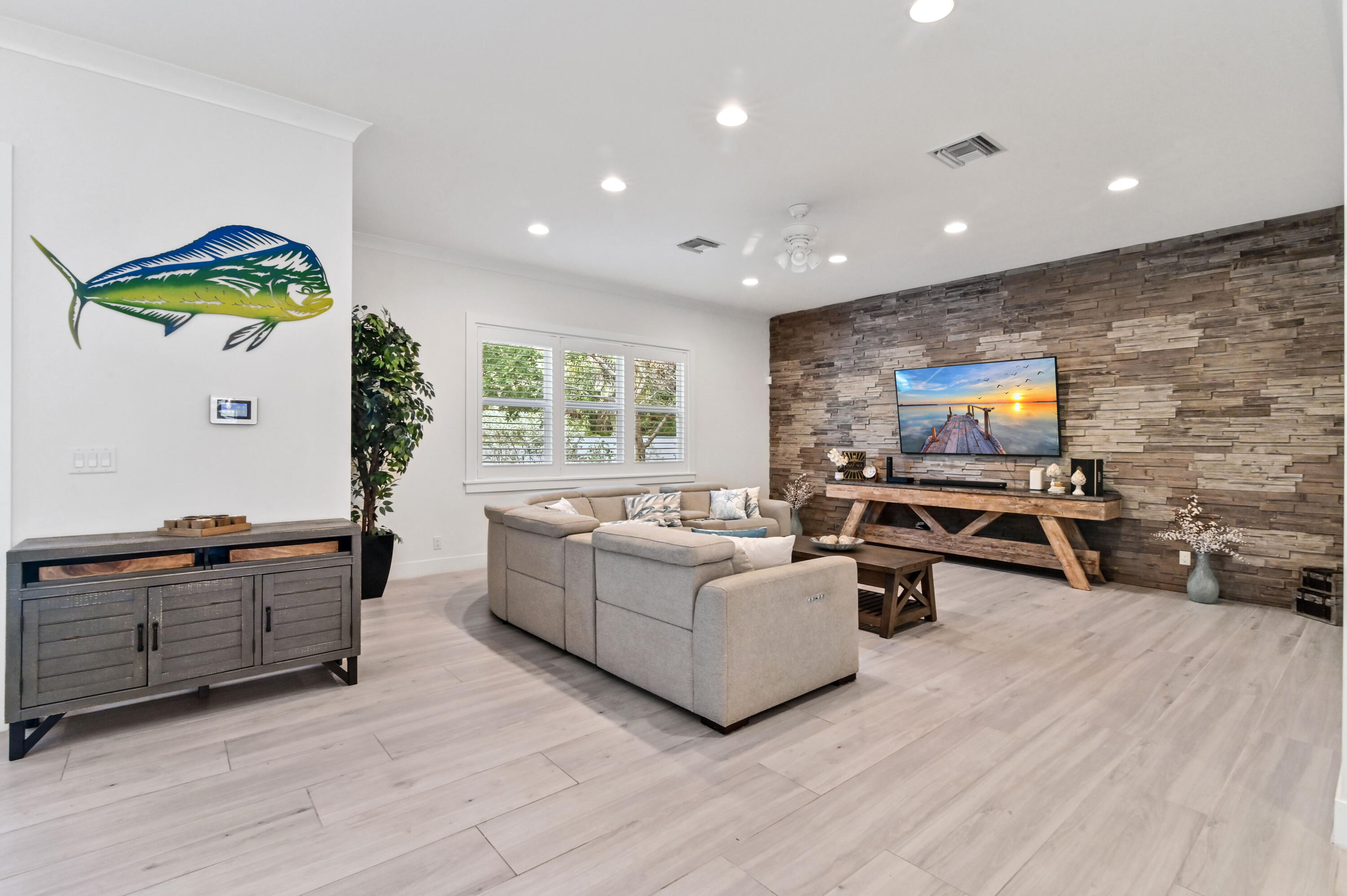 340 Wilma Circle Riviera Beach, FL 33404 - Photo 8 of 52 12 livingroom 01