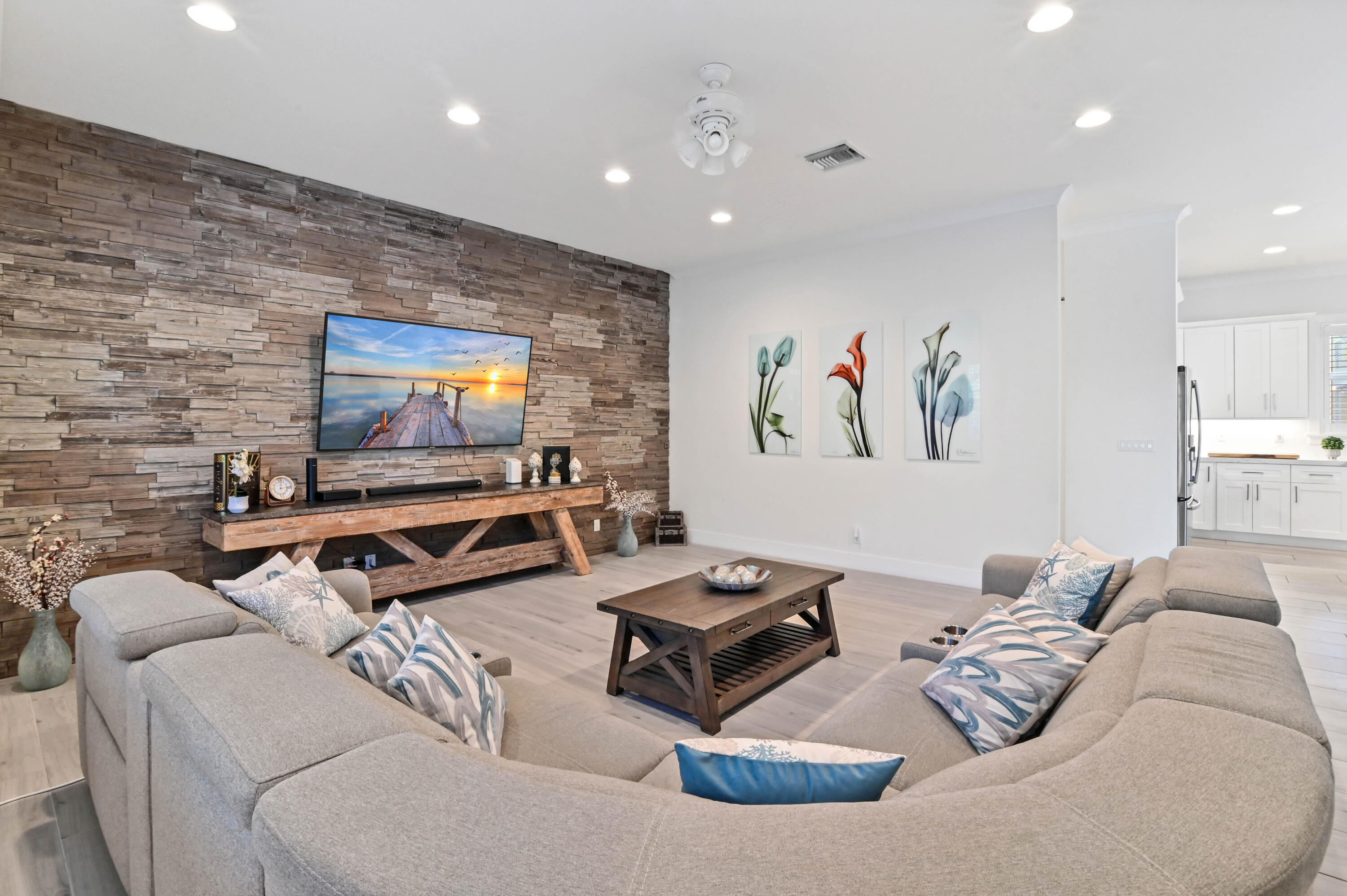 340 Wilma Circle Riviera Beach, FL 33404 - Photo 9 of 52 13 livingroom 02