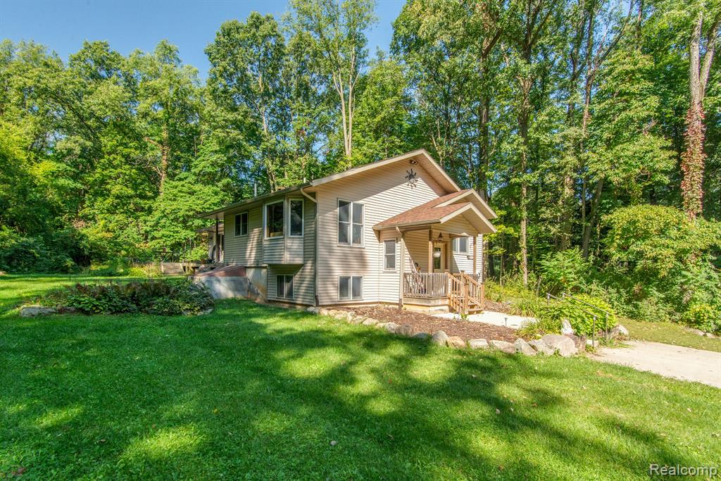 11375 Clinton Road Rives Junction, MI 49277 - Photo 2 of 30