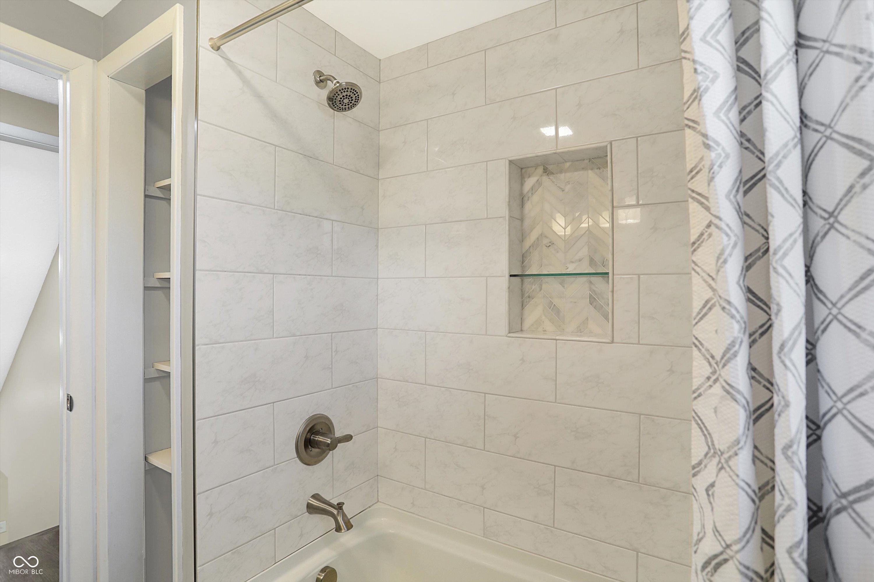 6264 Douglas Road Indianapolis, IN 46220 - Photo 27 of 54