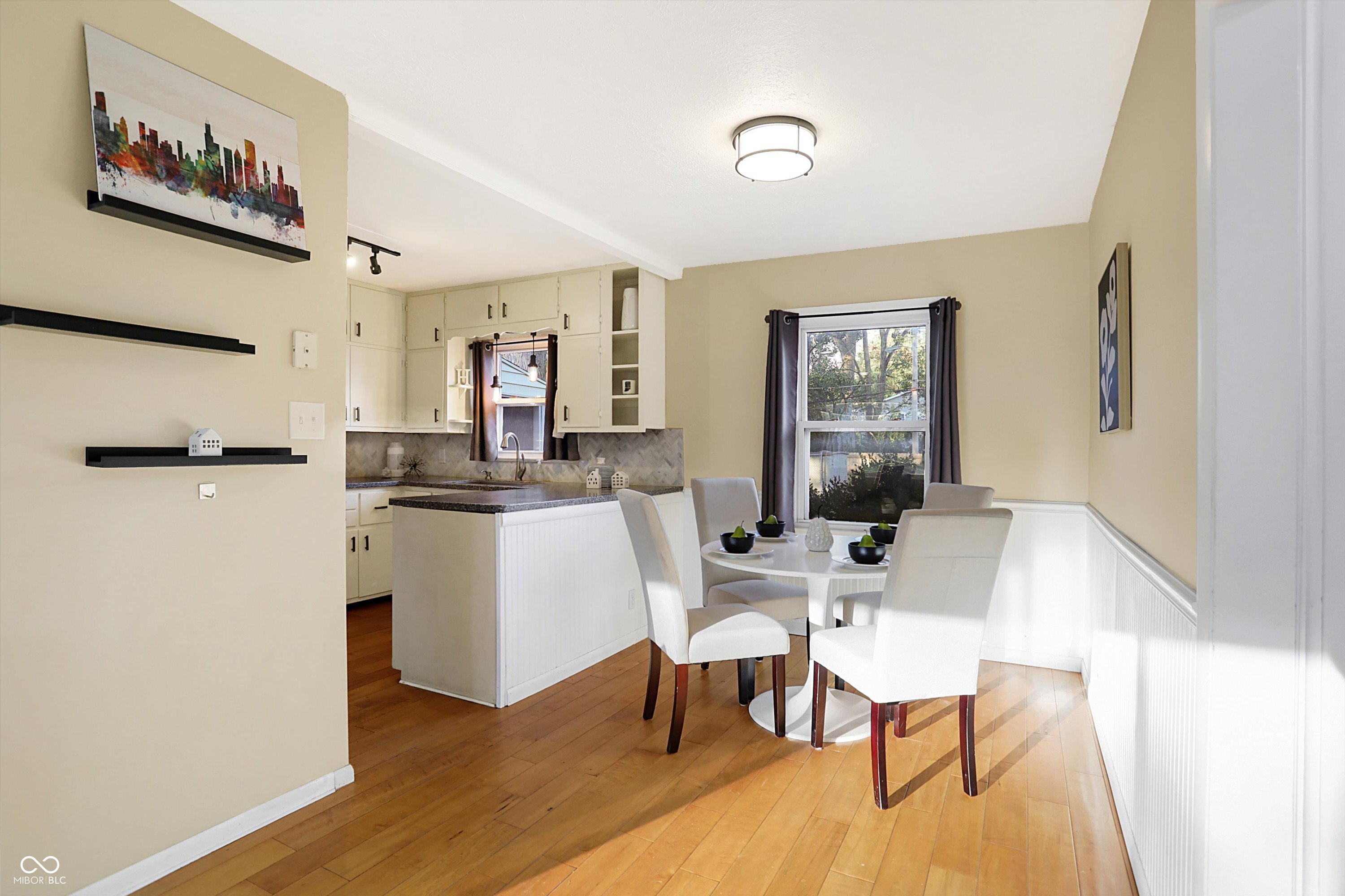 6264 Douglas Road Indianapolis, IN 46220 - Photo 10 of 54