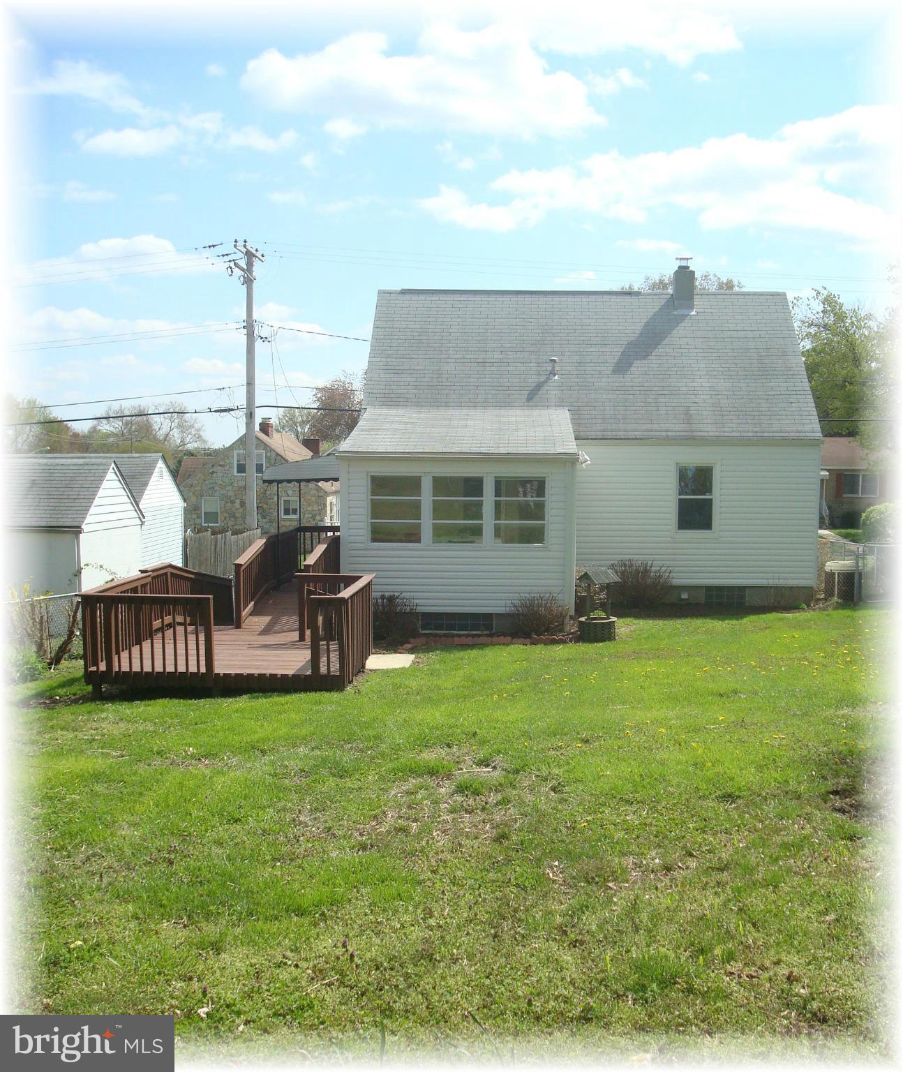 372 Stillwater Road Baltimore, MD 21221 - Photo 3 of 29 Spacious, level, fenced yard