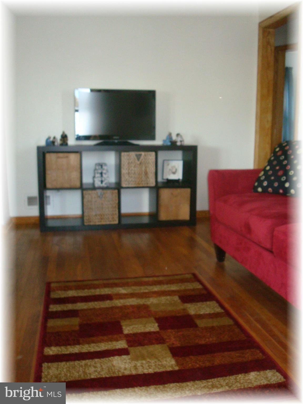372 Stillwater Road Baltimore, MD 21221 - Photo 8 of 29 Living Room