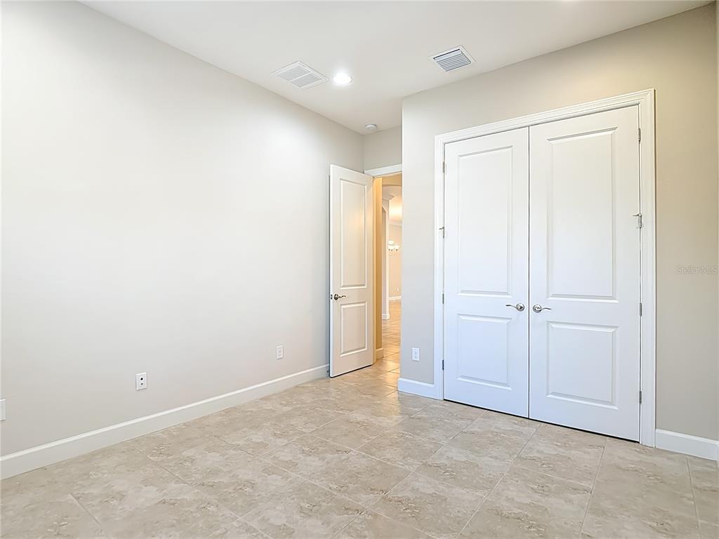 8613 Grand Alberato Road Tampa, FL 33647 - Photo 33 of 56