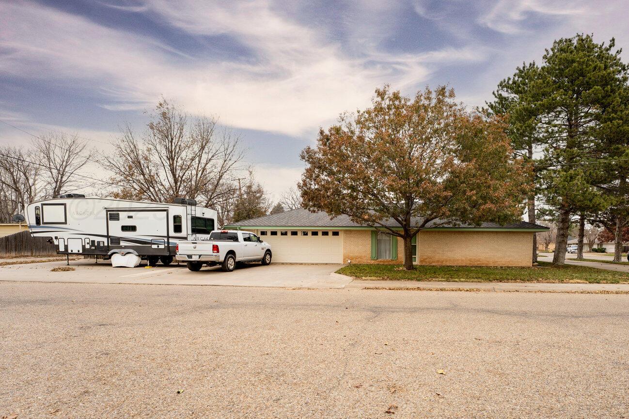 201 Carson Avenue Dumas, TX 79029 - Photo 3 of 55 Side angel