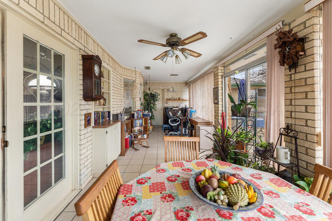 201 Carson Avenue Dumas, TX 79029 - Photo 47 of 55 a very nice looking room with a large window