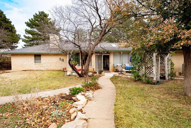 $350,000 | 201 Carson Avenue, Dumas, TX 79029