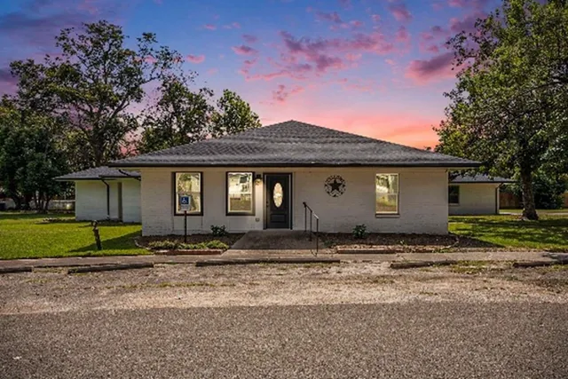 $524,999 | 711 West Sidnor Street, Alvin, TX 77511