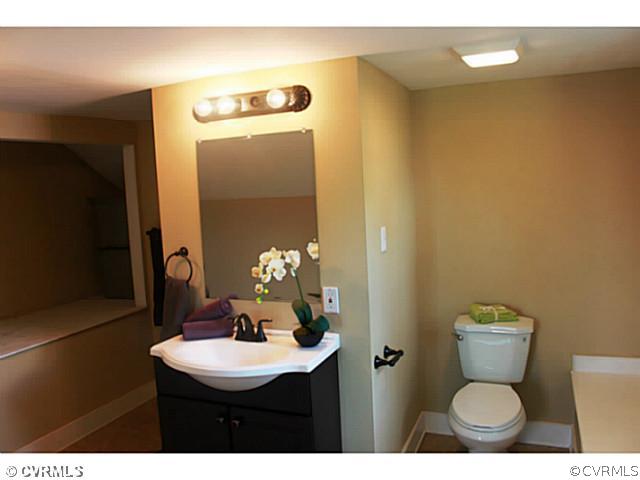 4924 Bethlehem Road Richmond, VA 23230 - Photo 13 of 14 Master Bath