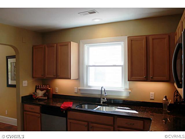 4924 Bethlehem Road Richmond, VA 23230 - Photo 3 of 14 Kitchen