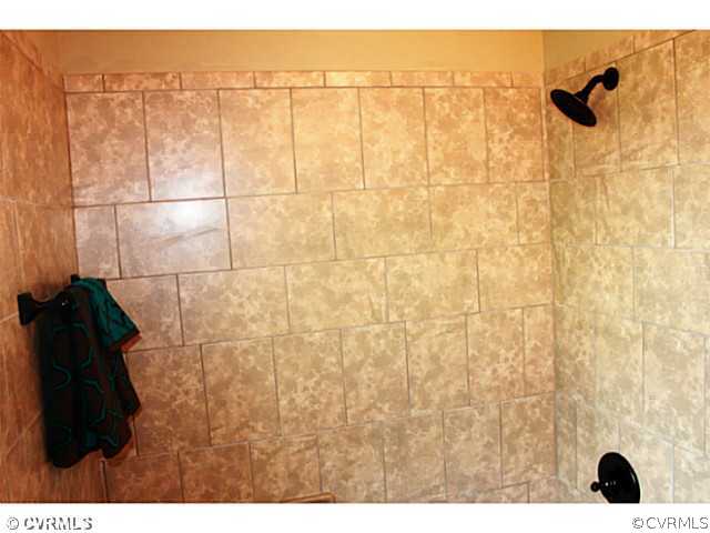 4924 Bethlehem Road Richmond, VA 23230 - Photo 7 of 14 Bathroom - 1st Floor Bathroom
