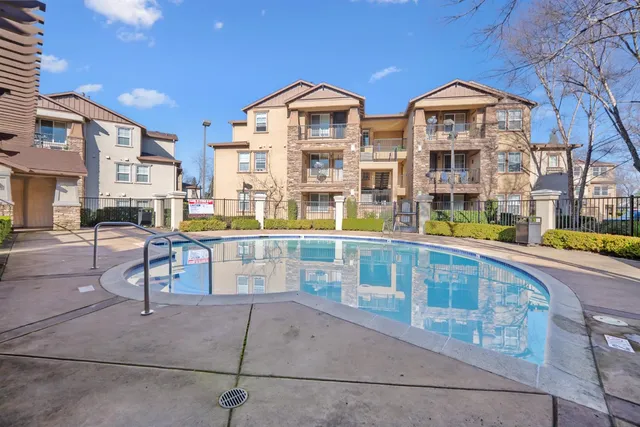 a view of a multi story building