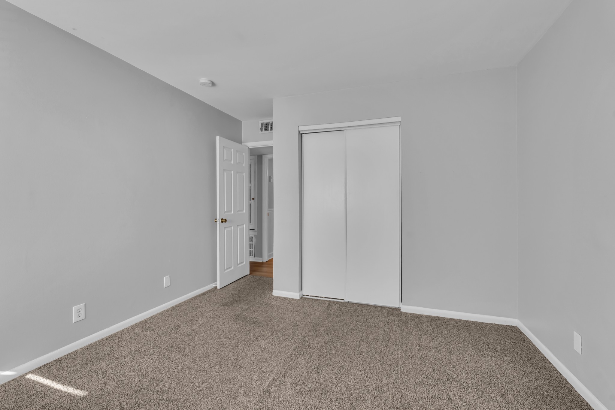 1900 Richard Jones Road, Unit R8 Nashville, TN 37215 - Photo 13 of 21 a view of an empty room