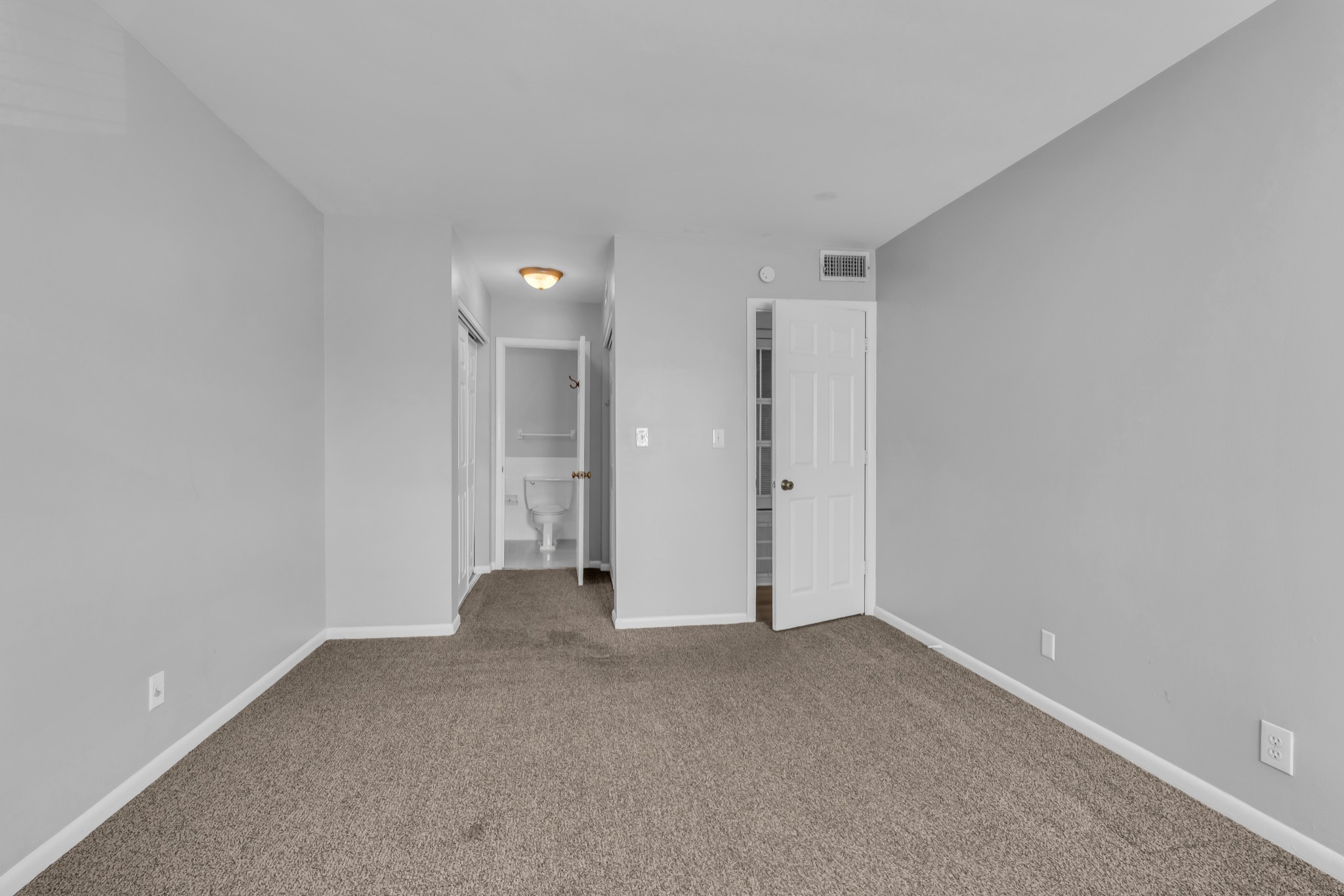 1900 Richard Jones Road, Unit R8 Nashville, TN 37215 - Photo 16 of 21 a view of an empty room