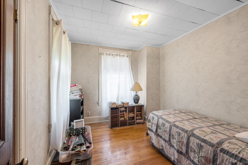 415 Maple Street Springfield, MA 01105 - Photo 18 of 40