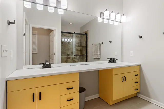 $629,900 | 163 Fontana Avenue, Fontana, WI 53125