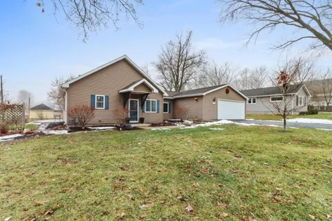 $629,900 | 163 Fontana Avenue, Fontana, WI 53125