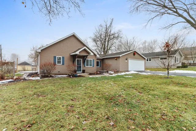 $629,900 | 163 Fontana Avenue, Fontana, WI 53125