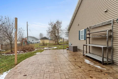 $629,900 | 163 Fontana Avenue, Fontana, WI 53125
