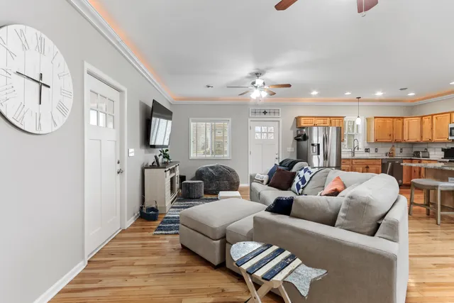 $629,900 | 163 Fontana Avenue, Fontana, WI 53125