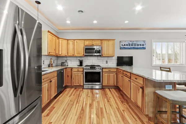 $629,900 | 163 Fontana Avenue, Fontana, WI 53125