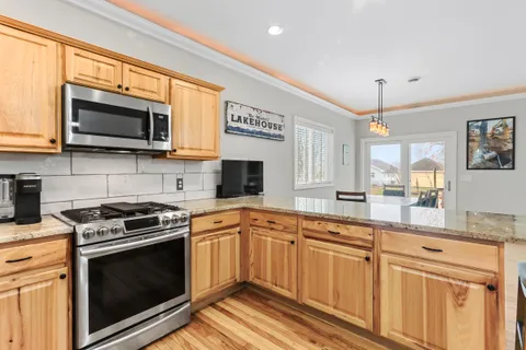 $629,900 | 163 Fontana Avenue, Fontana, WI 53125