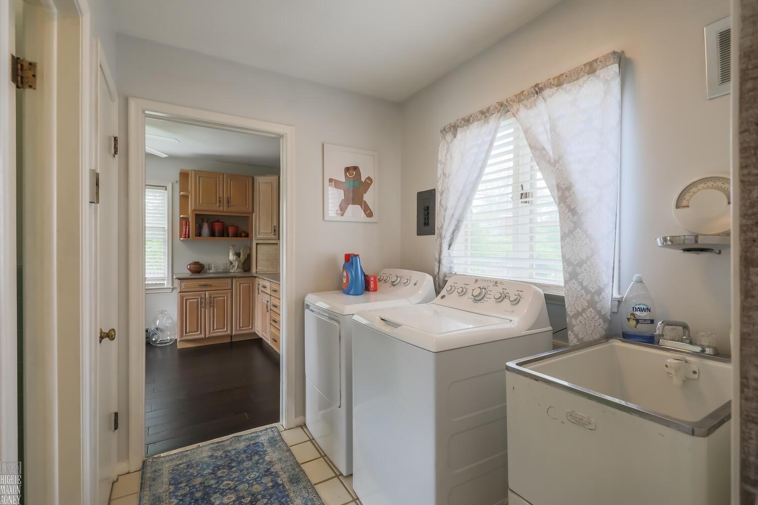 70 North Duval Road Grosse Pointe, MI 48236 - Photo 29 of 55 50142048-00c5c906-2c13-4d47-bd79-bc08eb9cec99.JPG