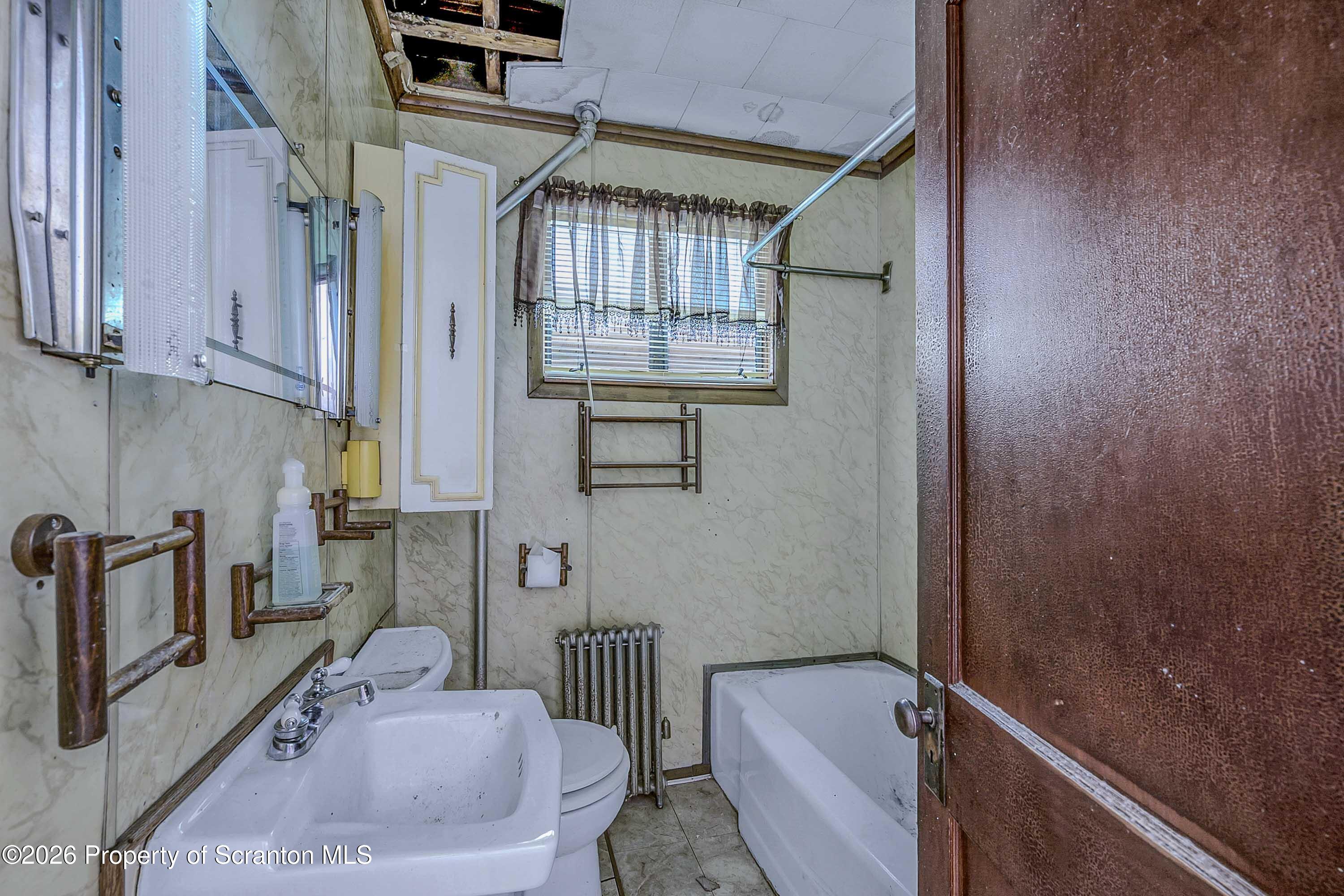 1429 Hawthorne Street Scranton, PA 18504 - Photo 5 of 29 Hawthorne -11