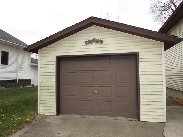 $145,000 | 302 Victoria Street, Fairmont, MN 56031