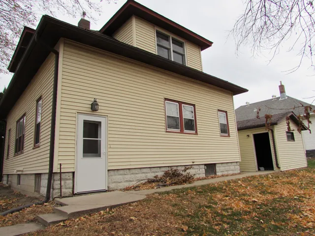 $145,000 | 302 Victoria Street, Fairmont, MN 56031