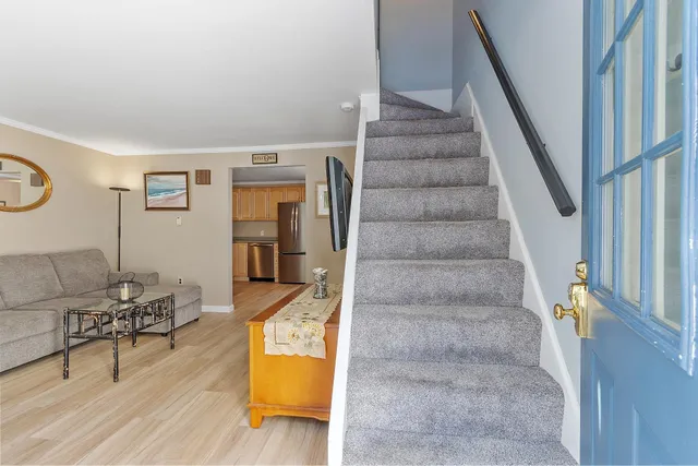 $330,000 | 25 Hampton Road, Unit B1, Exeter, NH 03833