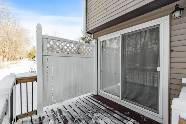 $330,000 | 25 Hampton Road, Unit B1, Exeter, NH 03833