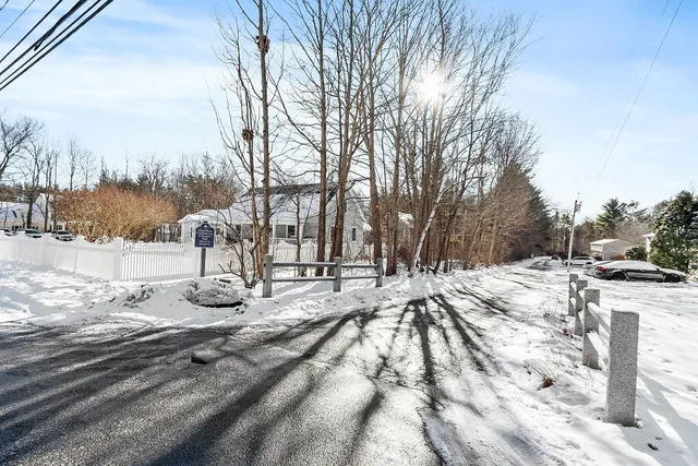 $330,000 | 25 Hampton Road, Unit B1, Exeter, NH 03833