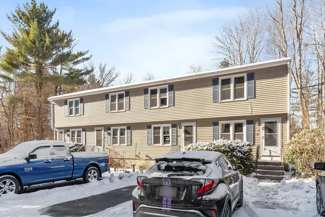 $330,000 | 25 Hampton Road, Unit B1, Exeter, NH 03833