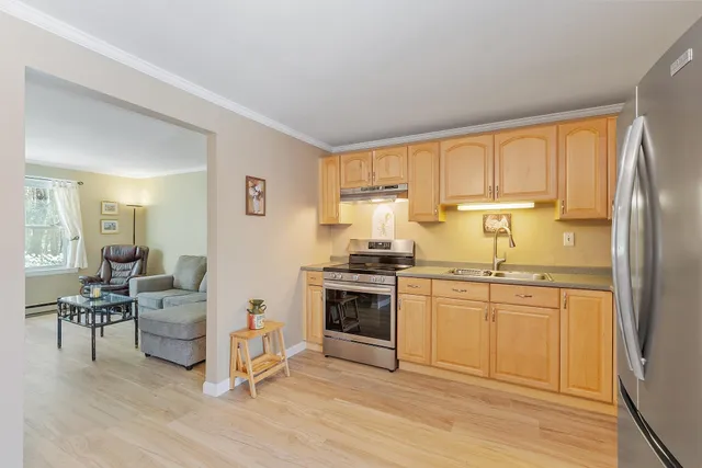 $330,000 | 25 Hampton Road, Unit B1, Exeter, NH 03833