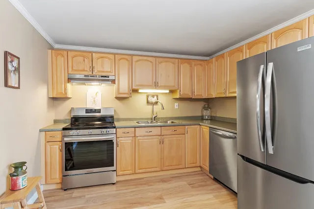 $330,000 | 25 Hampton Road, Unit B1, Exeter, NH 03833