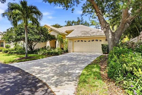 $535,000 | 216 Carriage House Lane, Unit 216, Nokomis, FL 34275