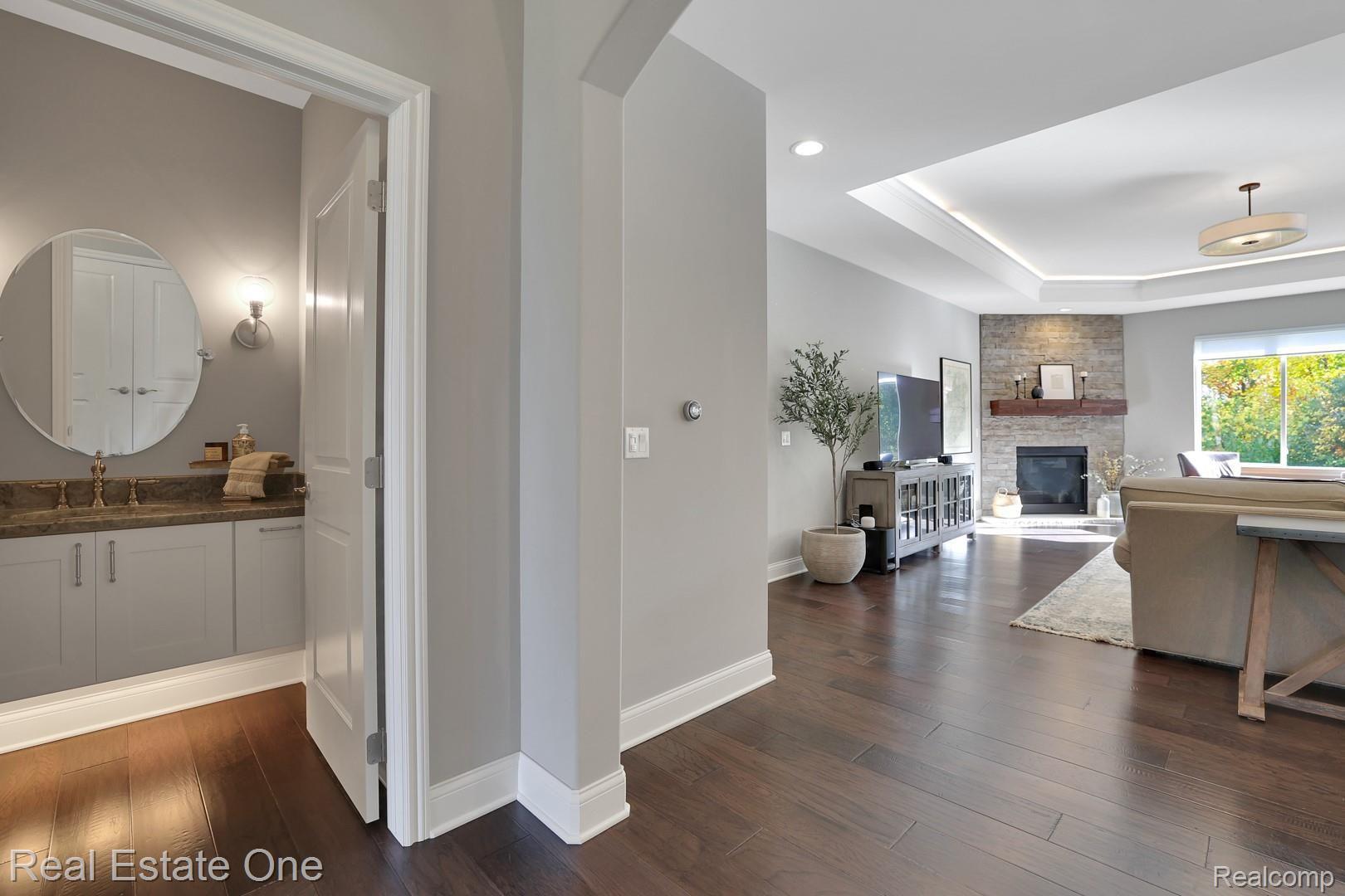 618 Robinson Drive Rochester, MI 48307 - Photo 8 of 47 AY2A1689.jpg