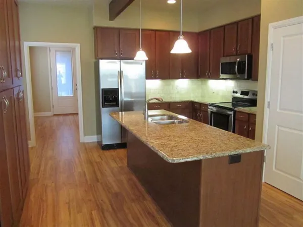$1,150 | 115 East Main Street, Llano, TX 78643
