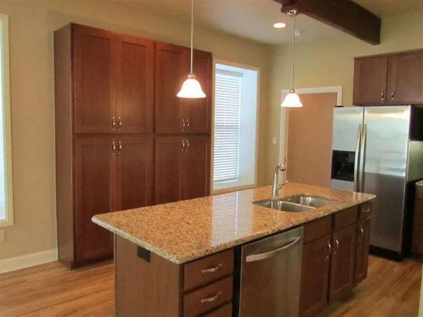 $1,150 | 115 East Main Street, Llano, TX 78643