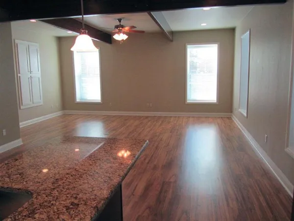 $1,150 | 115 East Main Street, Llano, TX 78643