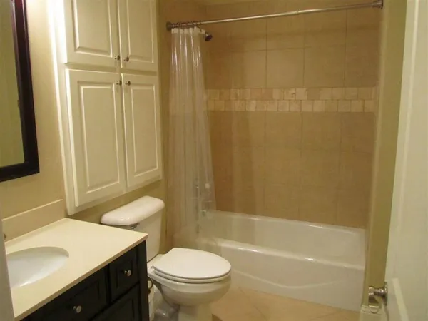 $1,150 | 115 East Main Street, Llano, TX 78643