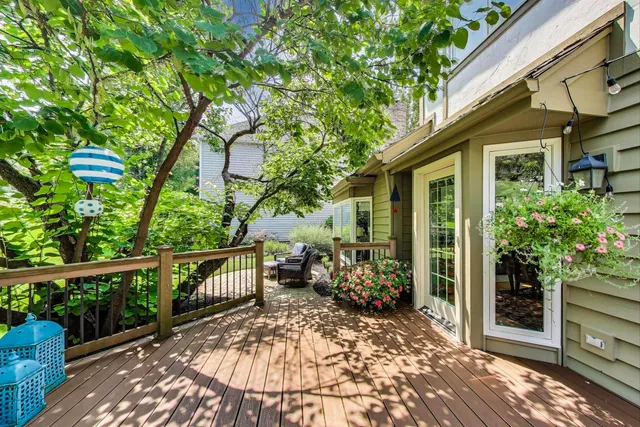 $875,000 | 2098 Fall Brook Drive, Naperville, IL 60565