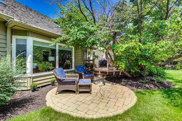 $875,000 | 2098 Fall Brook Drive, Naperville, IL 60565