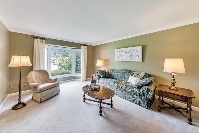 $875,000 | 2098 Fall Brook Drive, Naperville, IL 60565