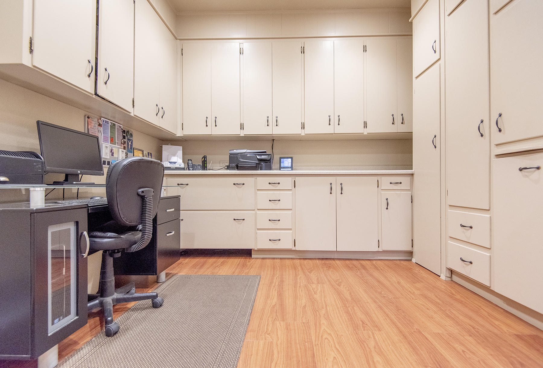 299 South Callison Road Tipton, CA 93272 - Photo 42 of 55 Home Office with tons of cabinet and storage space!